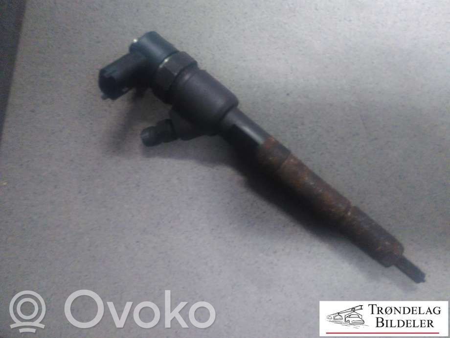 Opel Meriva B Wtryskiwacz paliwa 