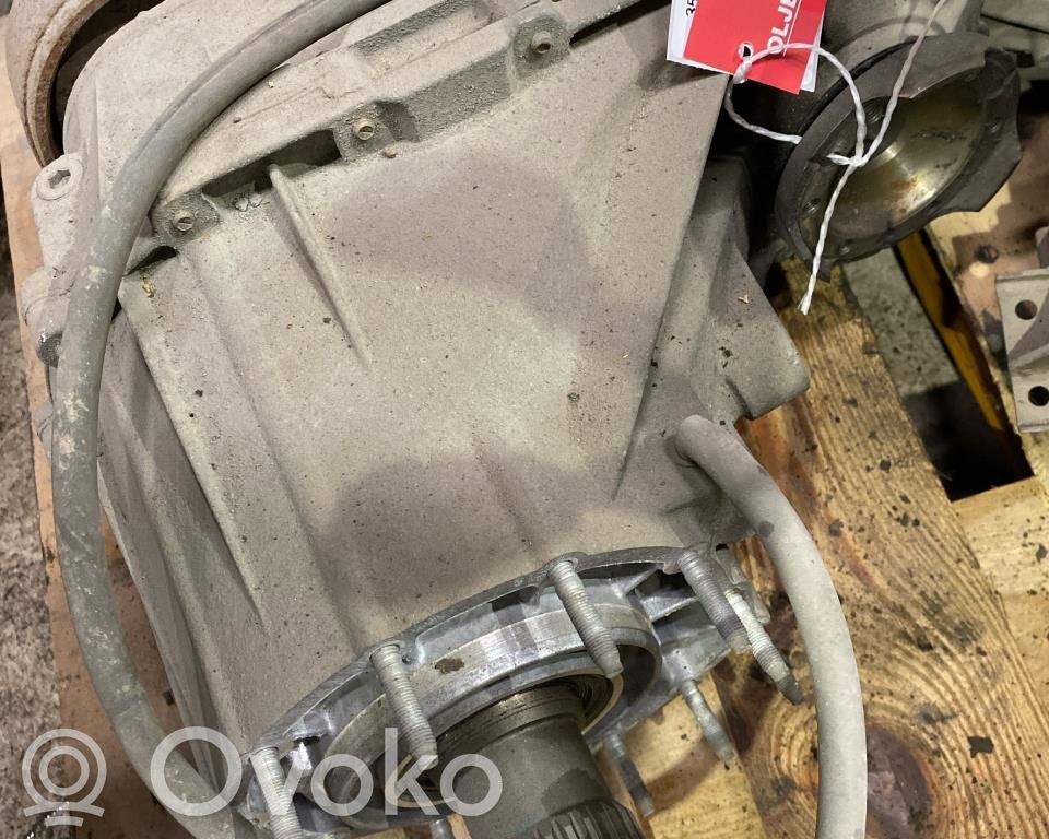 Gearbox transfer box case