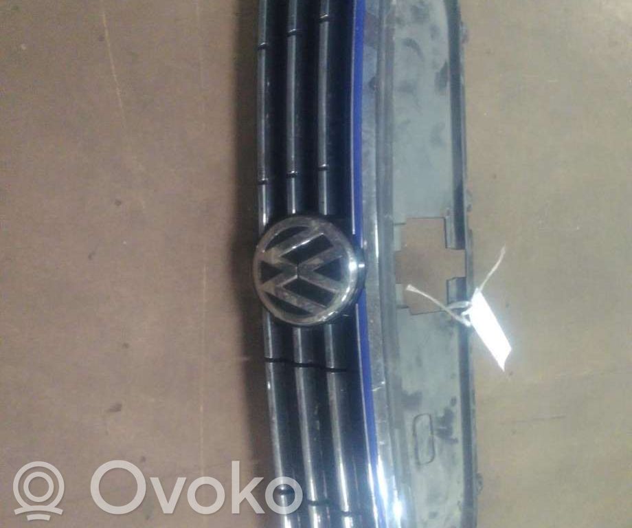 Volkswagen PASSAT B8 Atrapa chłodnicy / Grill 