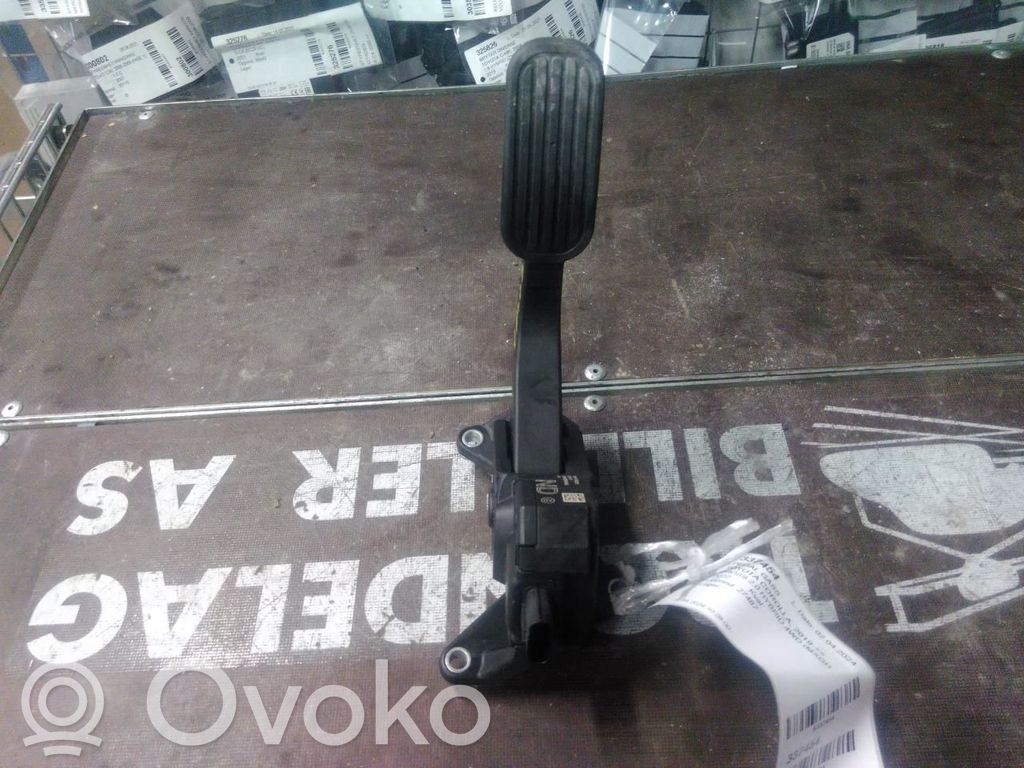Toyota Corolla Cross Pedală accelerație 