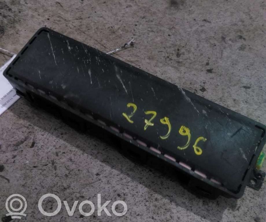 Tesla Model S Polviturvatyyny 