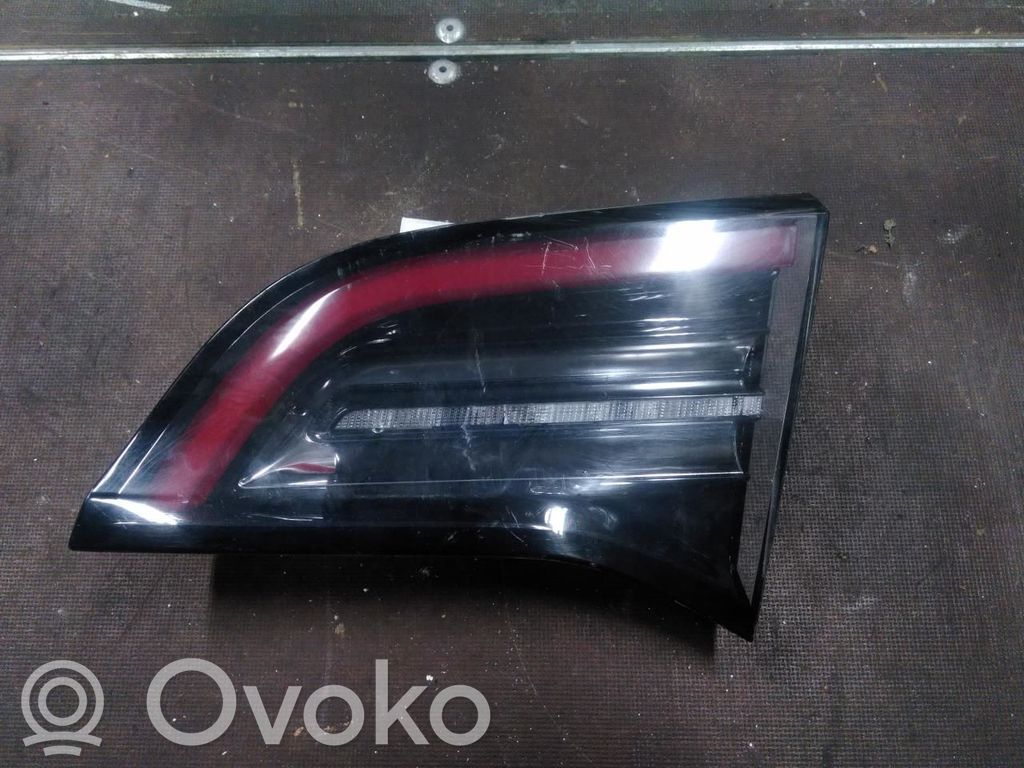 Tesla Model 3 Takavalot 