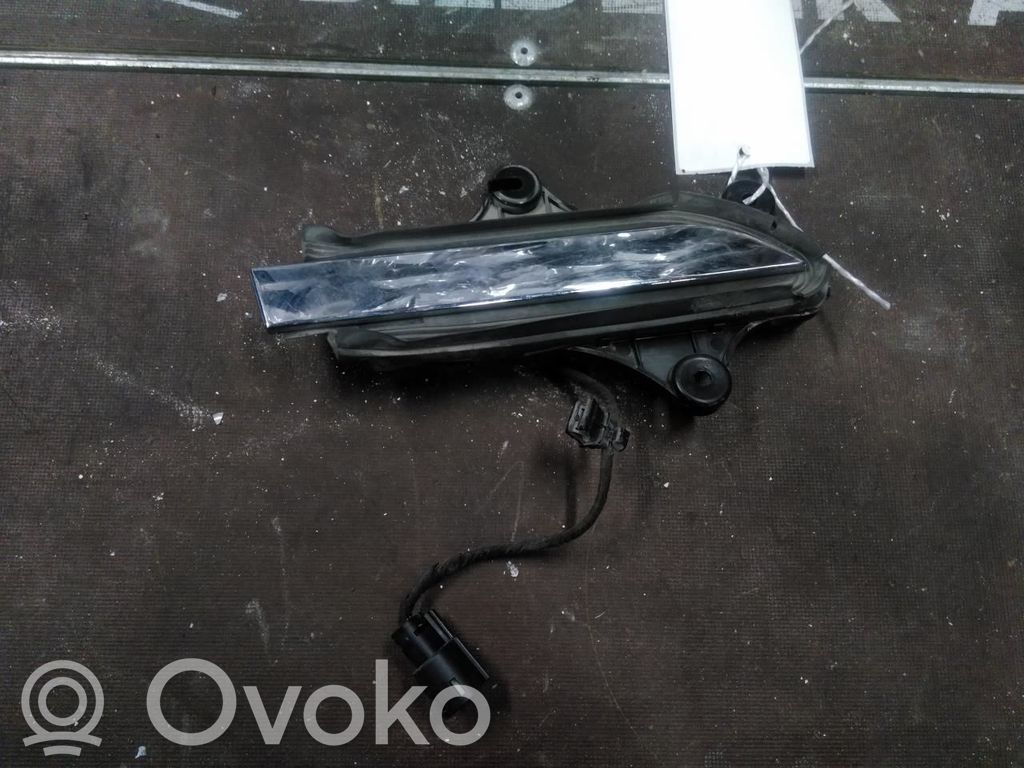 Tesla Model X Manecilla externa puerta delantera 