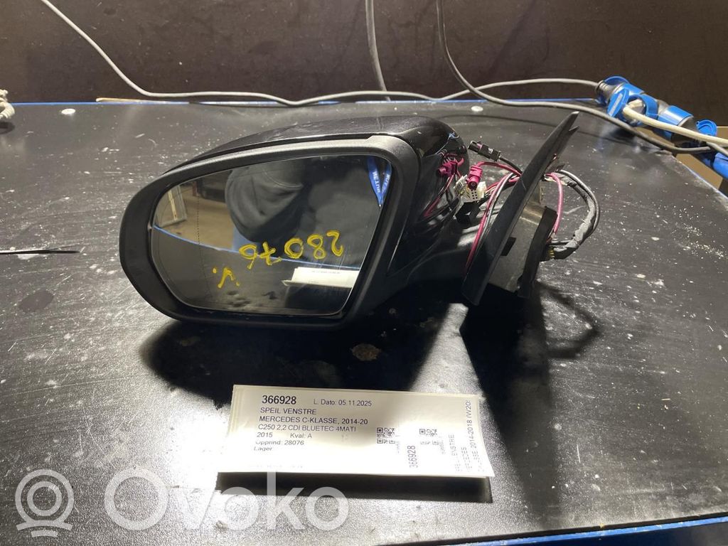 Mercedes-Benz C W205 Elektryczne lusterko boczne drzwi przednich 