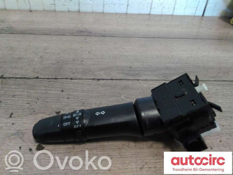 Mitsubishi L200 Otros interruptores/perillas/selectores 