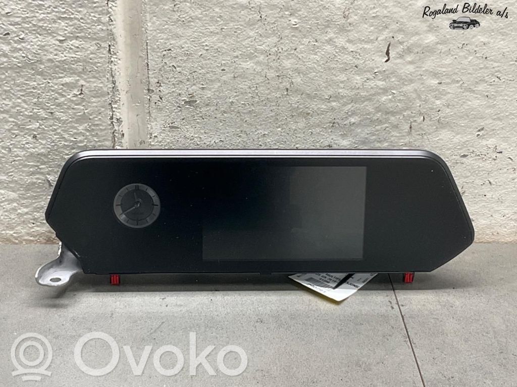 Lexus UX Head unit multimedia control 