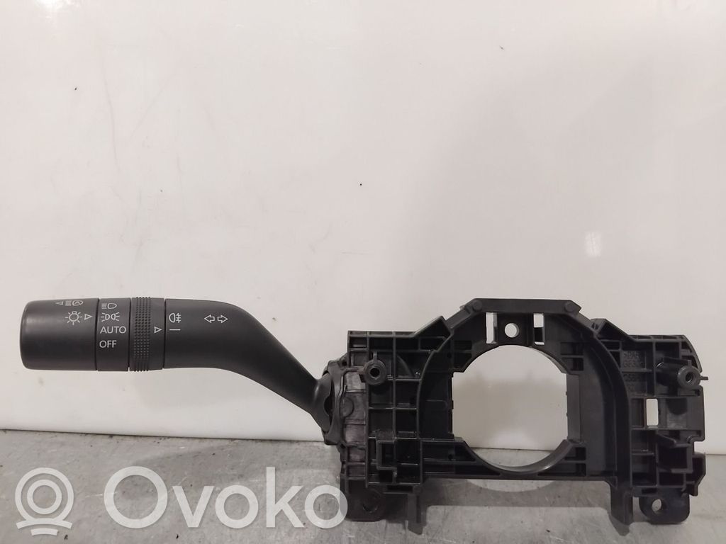 Mazda CX-30 Autres commutateurs / boutons / leviers 