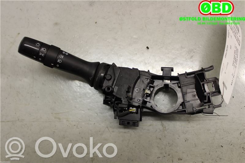 Toyota Yaris Otros interruptores/perillas/selectores 