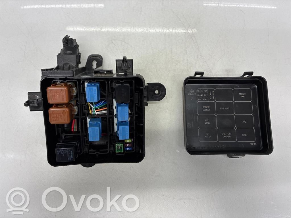 Nissan Leaf I (ZE0) Set scatola dei fusibili