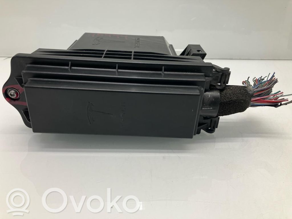 Tesla Model X Other control units/modules 