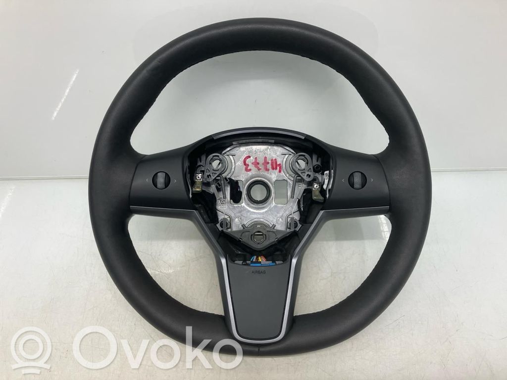 Tesla Model Y Steering wheel 