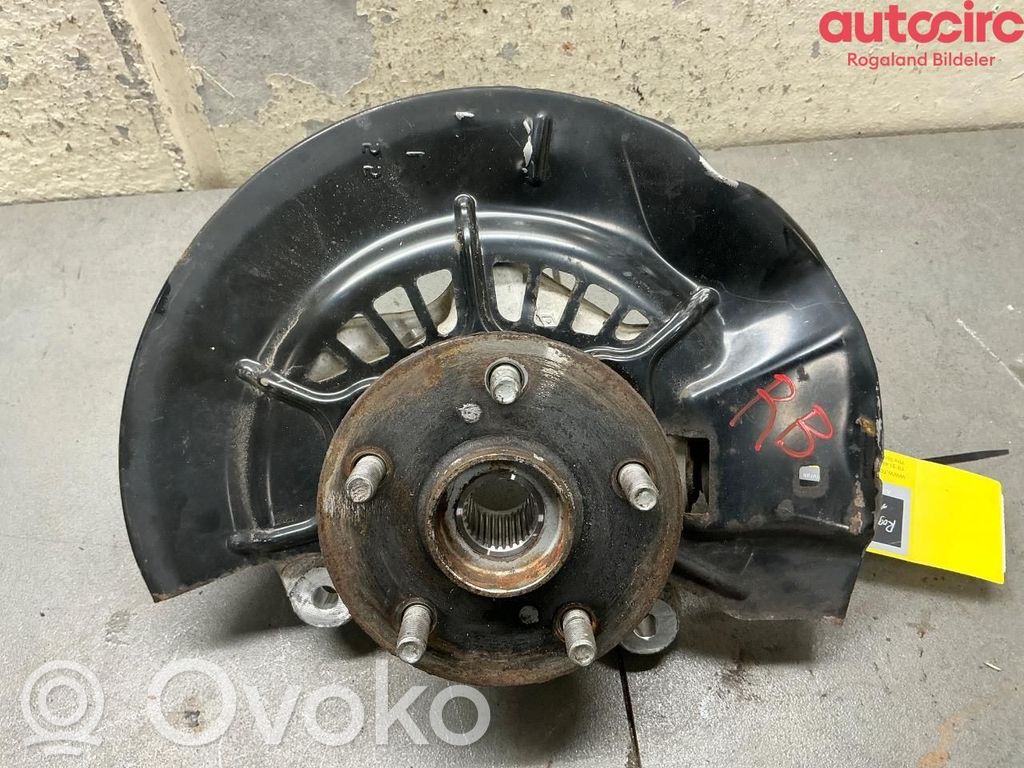 Suzuki Across Fuzetă butuc roată față 