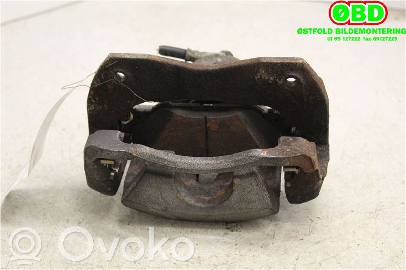 Toyota RAV 4 (XA40) Bremssattel vorne 