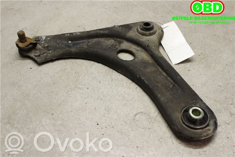 Peugeot 208 I Braccio di controllo sospensione anteriore