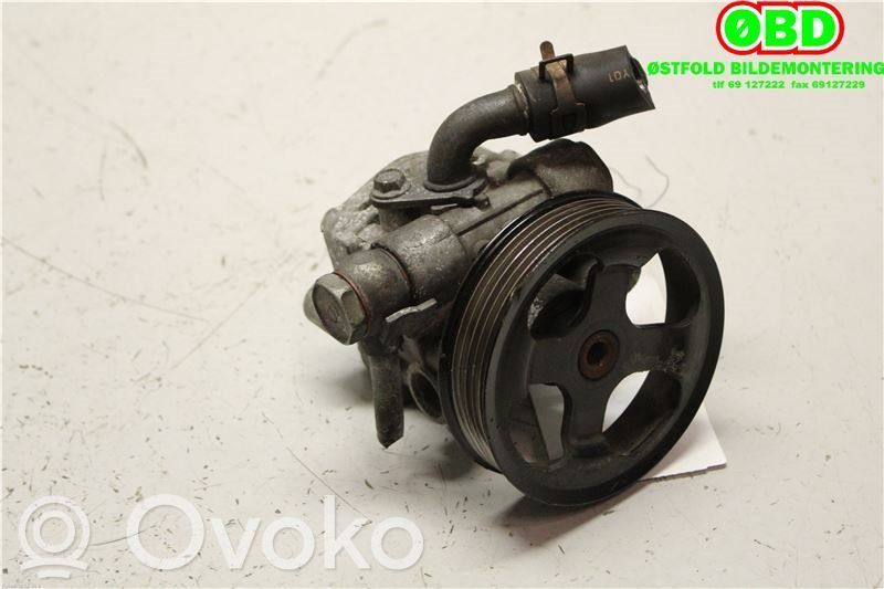 Ohjaustehostimen pumppu   4450A008,4450A008
