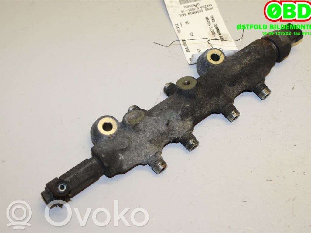 Mazda 5 Fuel distributor 