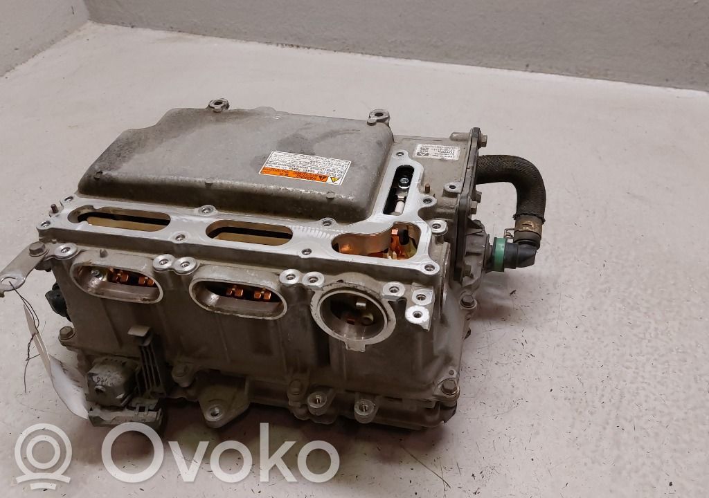 Toyota Auris 150 Falownik / Przetwornica napięcia 