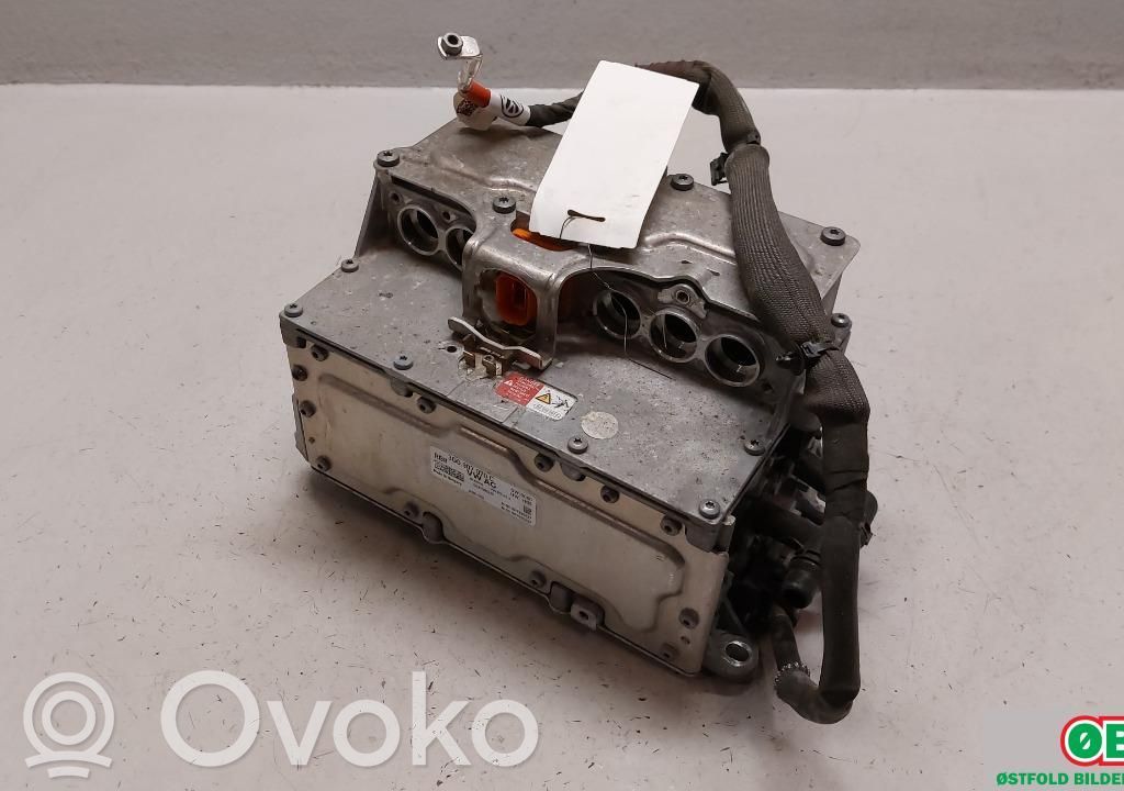 Volkswagen PASSAT B8 Convertor-inversor tensiune 