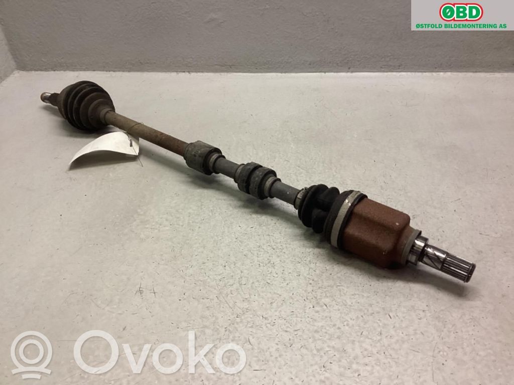 Nissan Juke I F15 Eje de transmisión delantero 