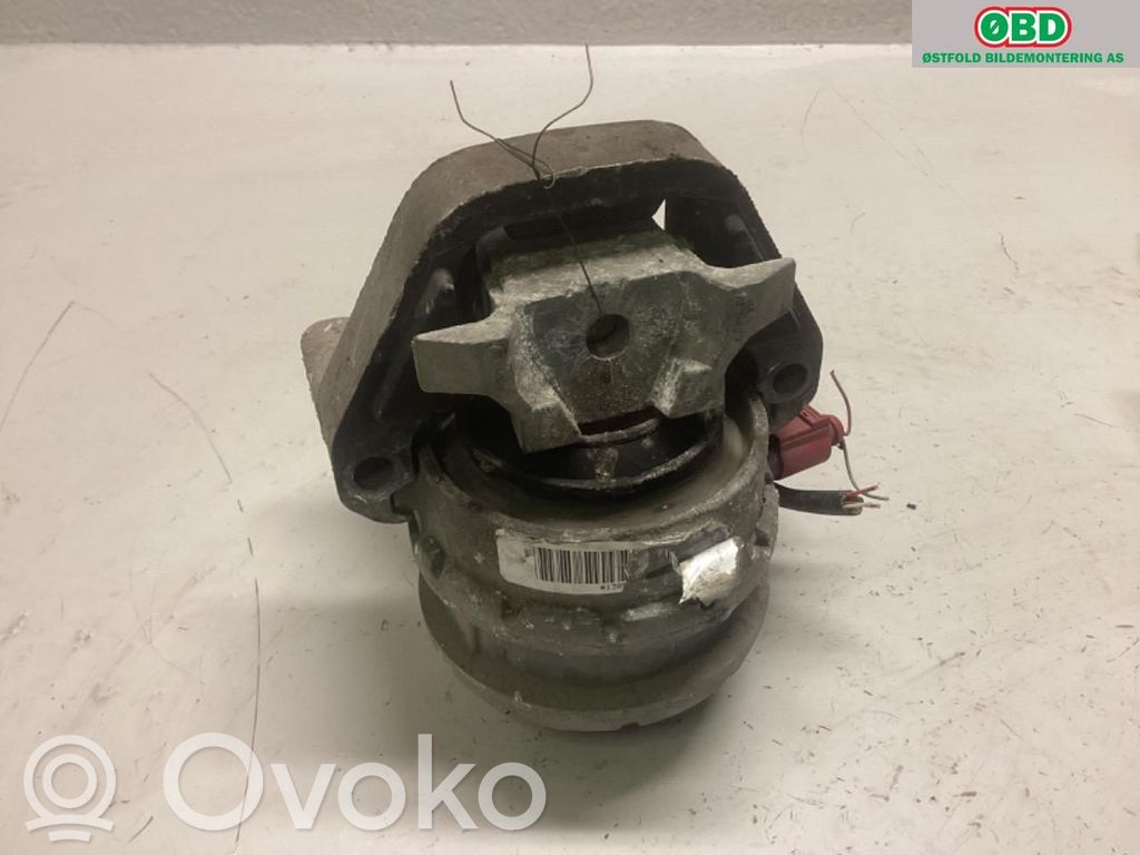 Audi A7 S7 4G Engine mount bracket 