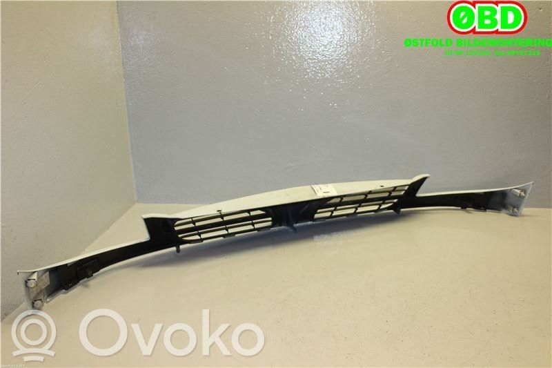 Nissan Kubistar Etusäleikkö 