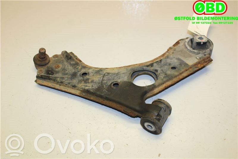 Fiat 500L Braccio di controllo sospensione anteriore 