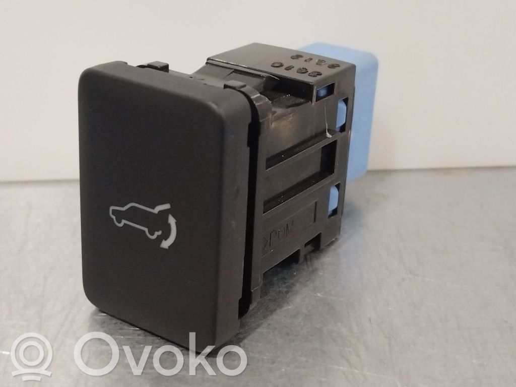 Mitsubishi Outlander Tailgate opening switch 