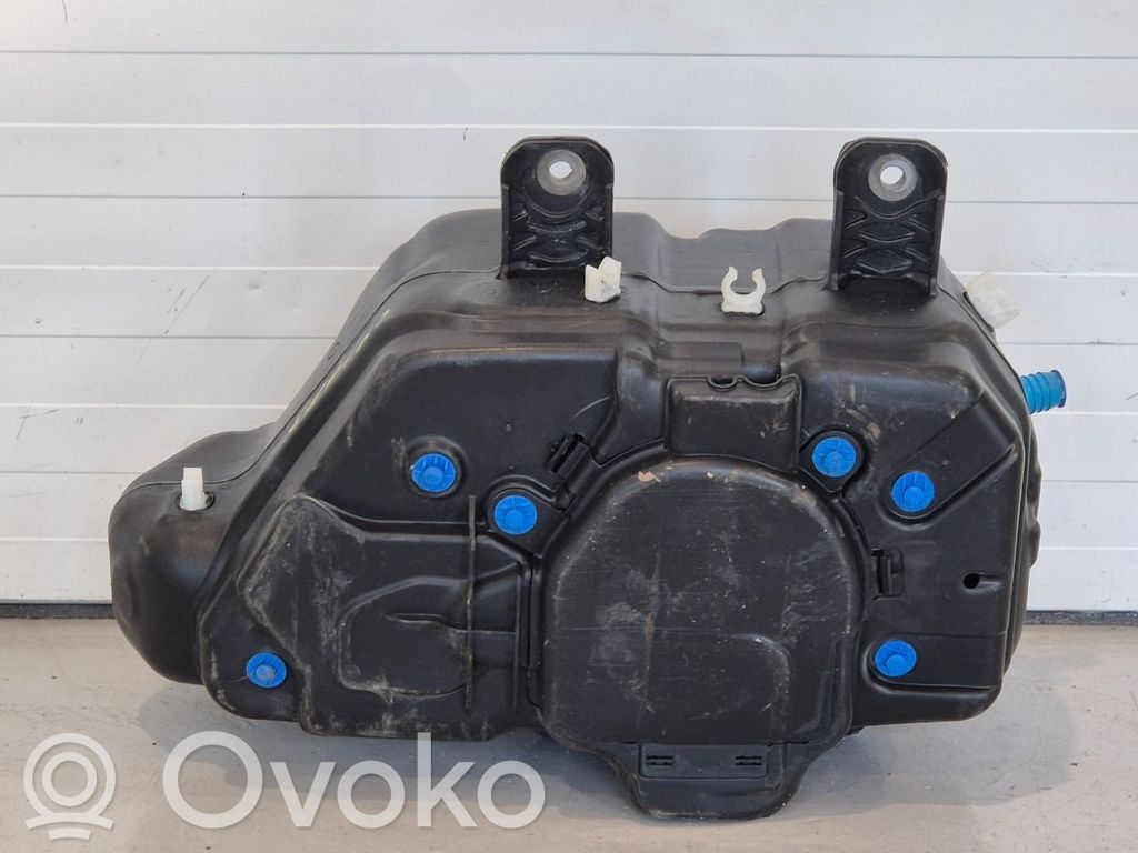 AdBlue-nestesäiliö   GK215J228AF,GK215J228AF