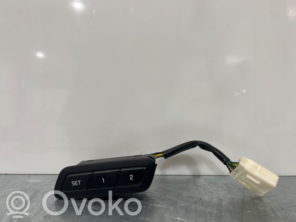 KIA Ceed Etuoven ikkunan kytkimen kehys 