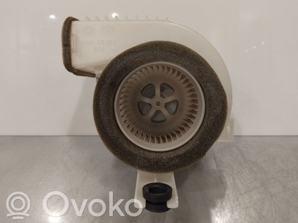 Toyota Auris E180 Диффузор 