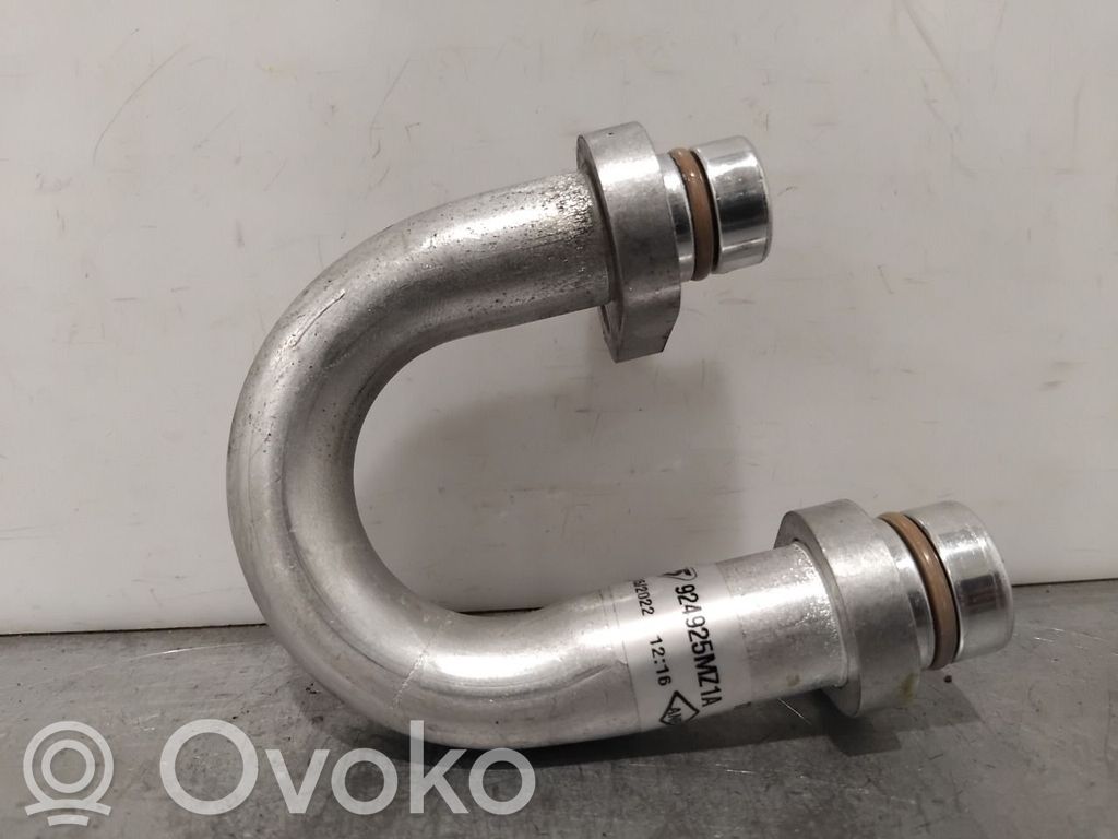 Renault Megane IV Ilmastointilaitteen putki (A/C) 