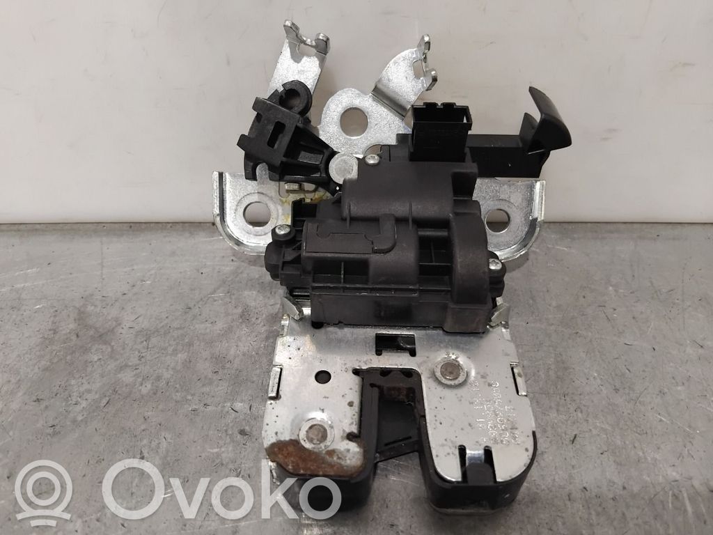Volkswagen Jetta VI Blocco chiusura del portellone 
