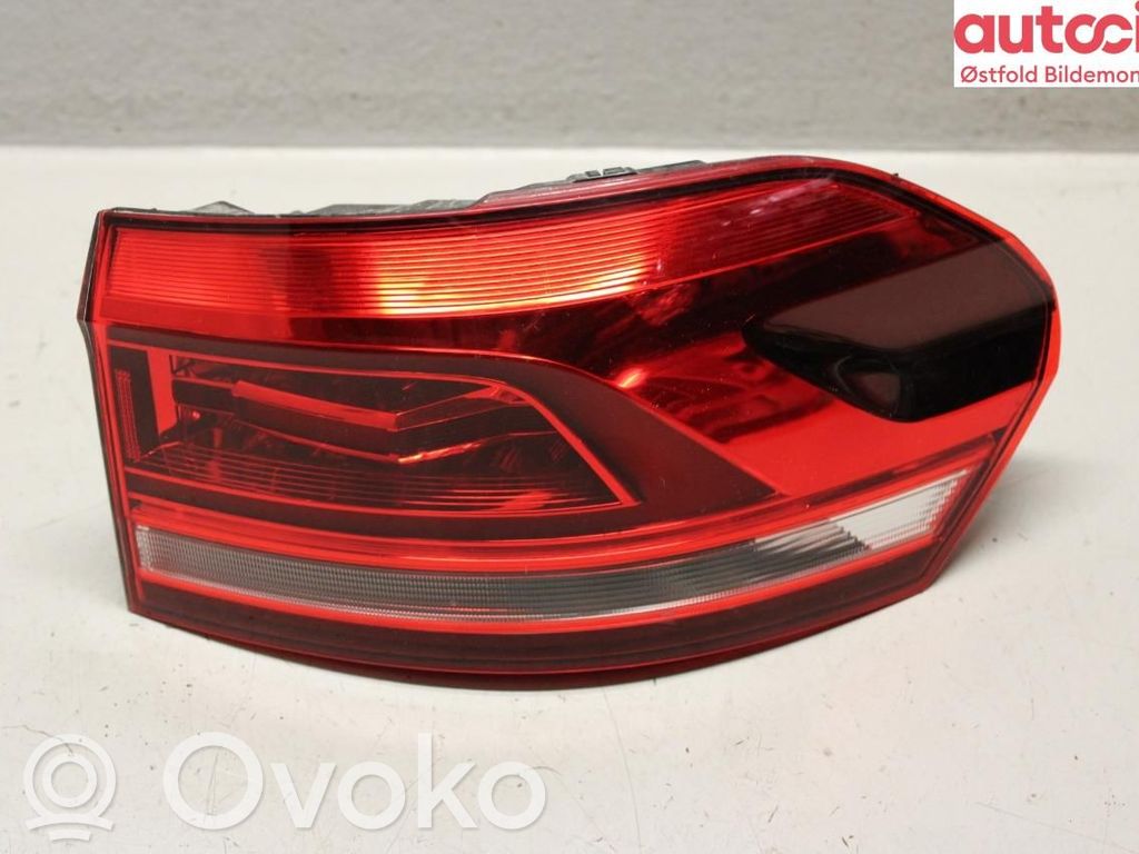 Volkswagen Touran III Lampa tylna 