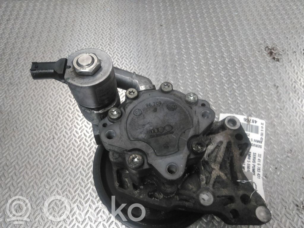 BMW 5 E60 E61 Pompe direction assistée