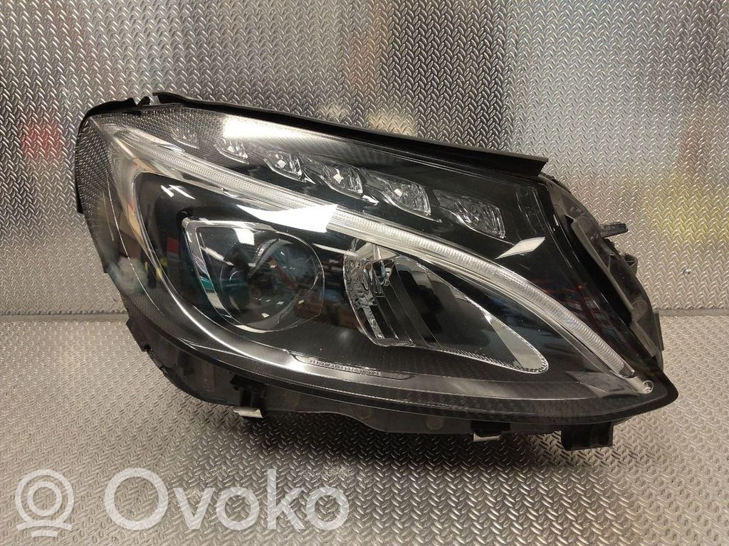 Mercedes-Benz C W205 Phare frontale 
