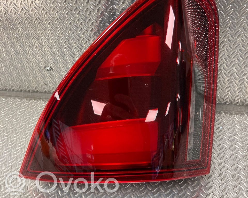 Peugeot 2008 I Luz trasera/de freno 