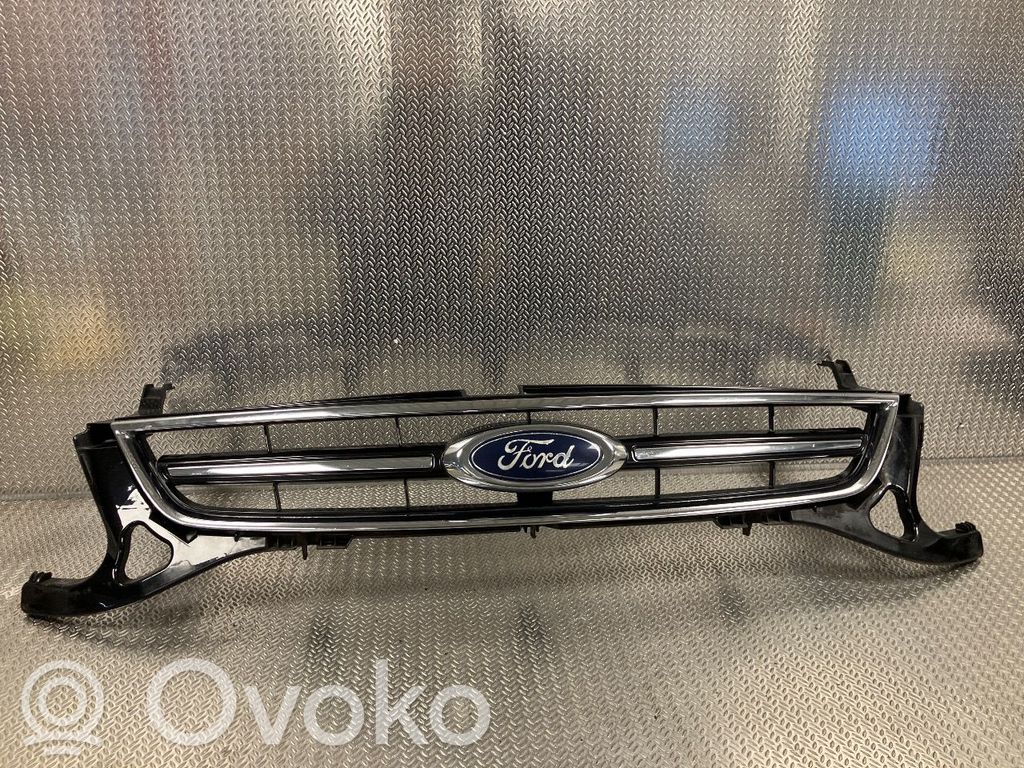 Ford Mondeo MK IV Etusäleikkö 