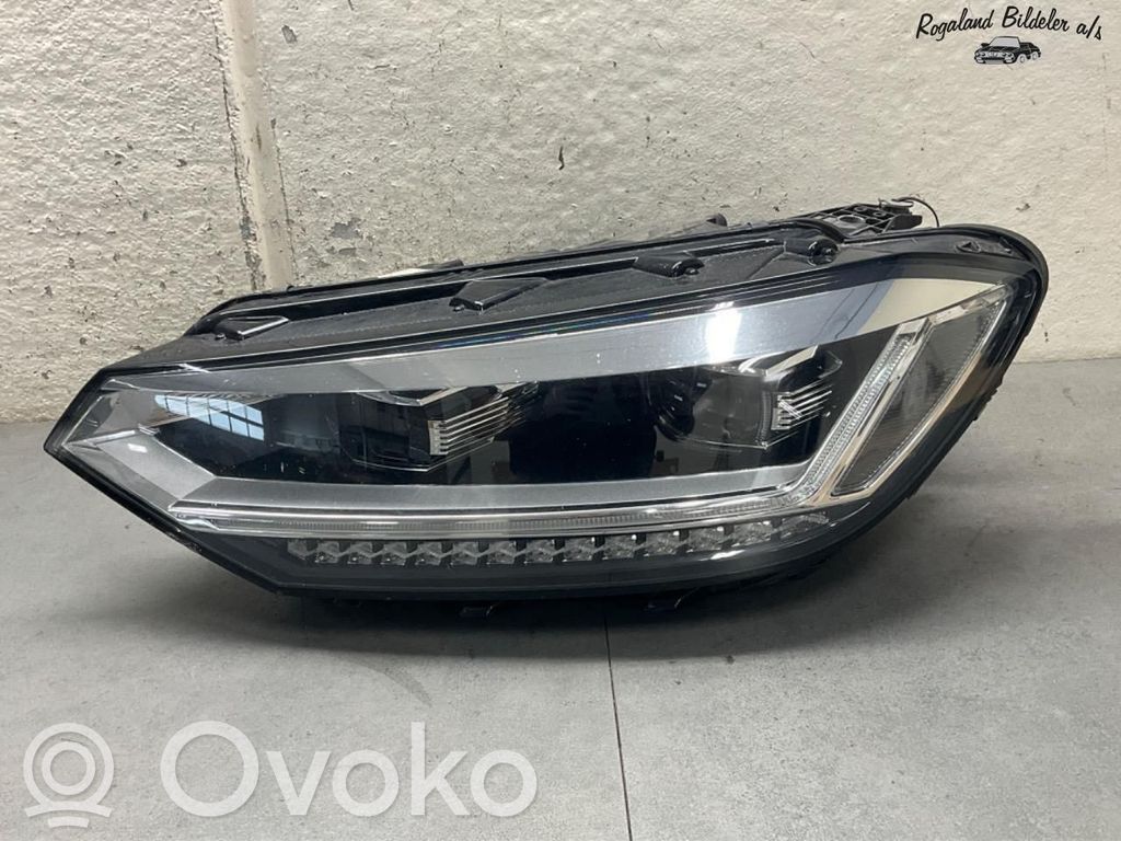 Volkswagen Touran III Lampa przednia 