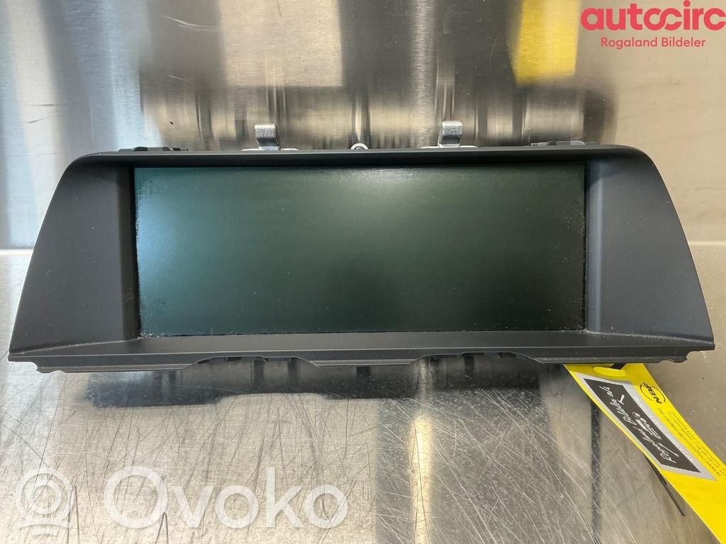 BMW 5 F10 F11 Panel radia 