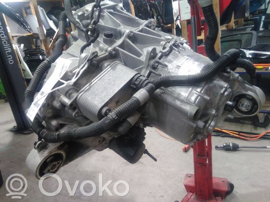 Tesla Model Y motor de coche eléctrico 