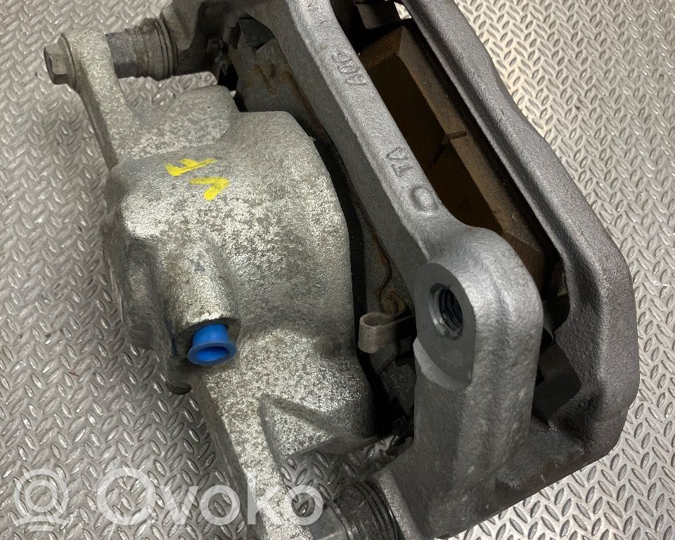 Volvo EX30 Zacisk hamulcowy przedni 