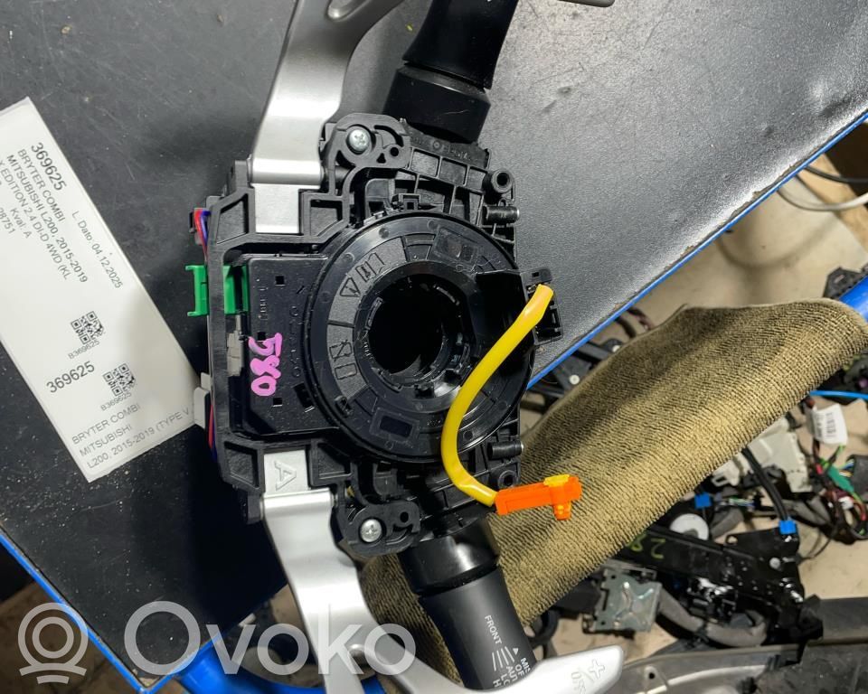 Mitsubishi L200 Interruptor de control multifunción 