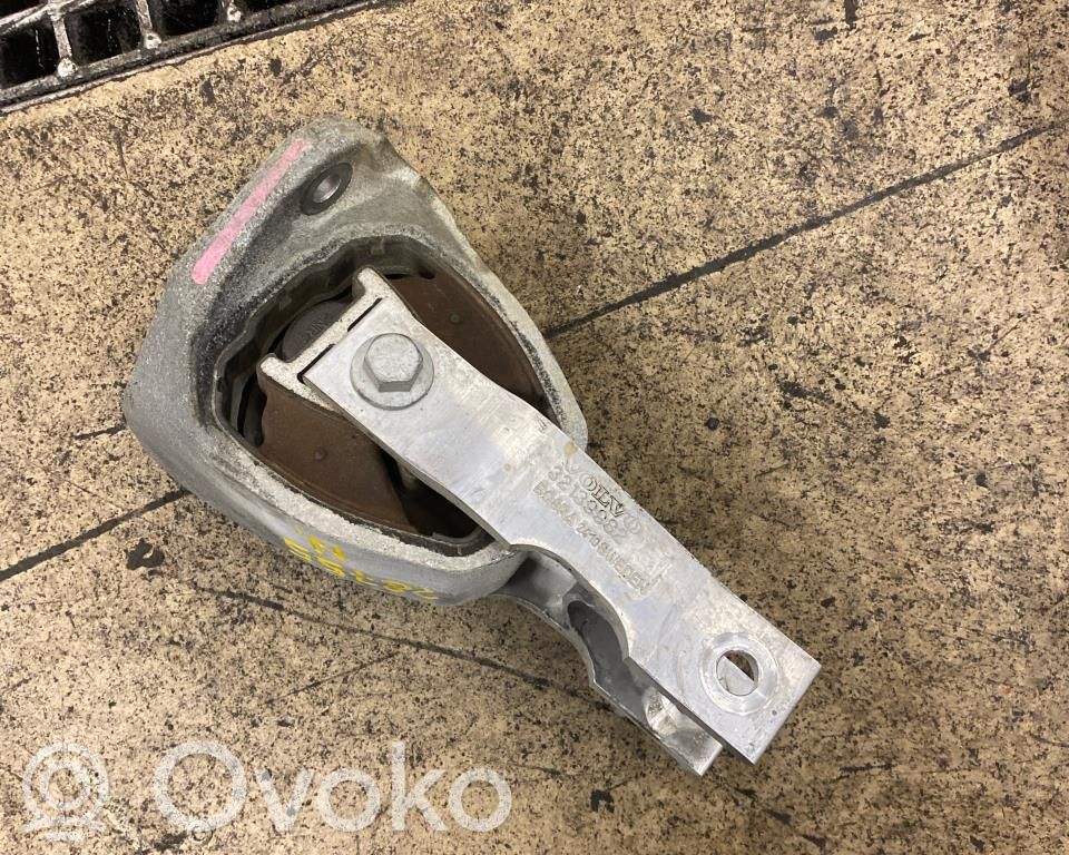 Engine mount bracket   32139982,31480564,31480564,32139982