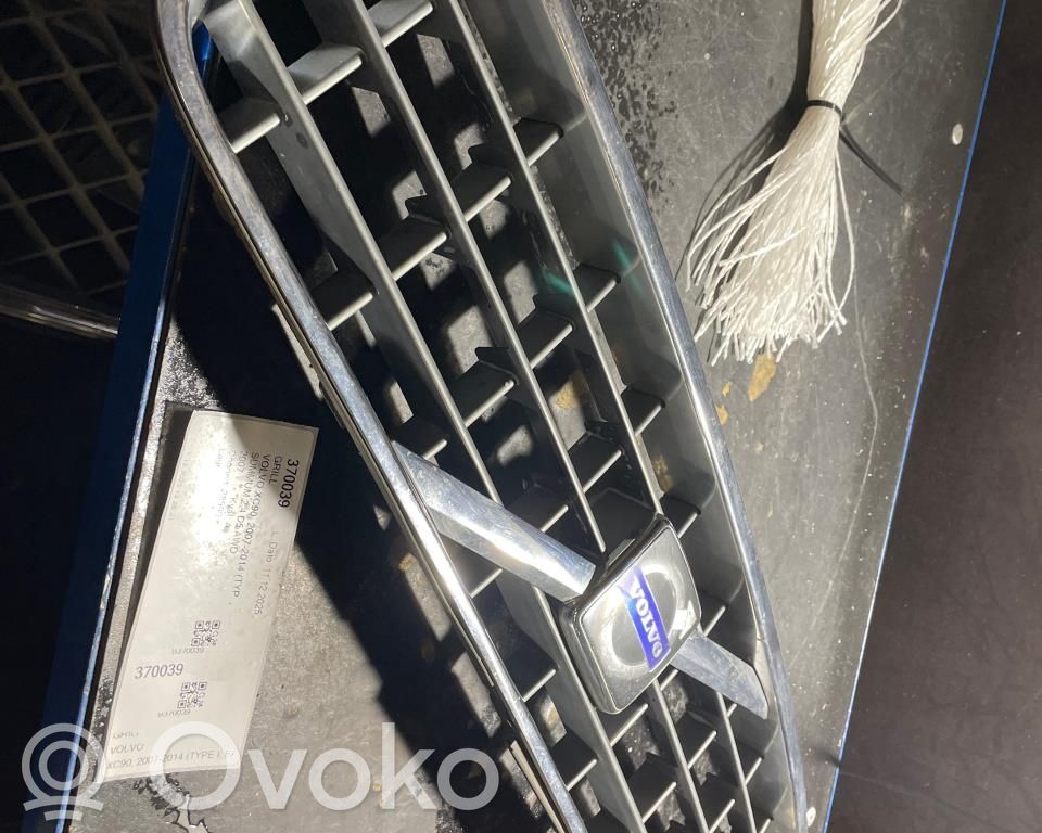 Volvo XC90 Atrapa chłodnicy / Grill 