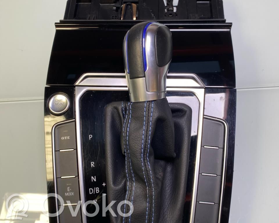 Volkswagen PASSAT B8 Wybierak biegów 