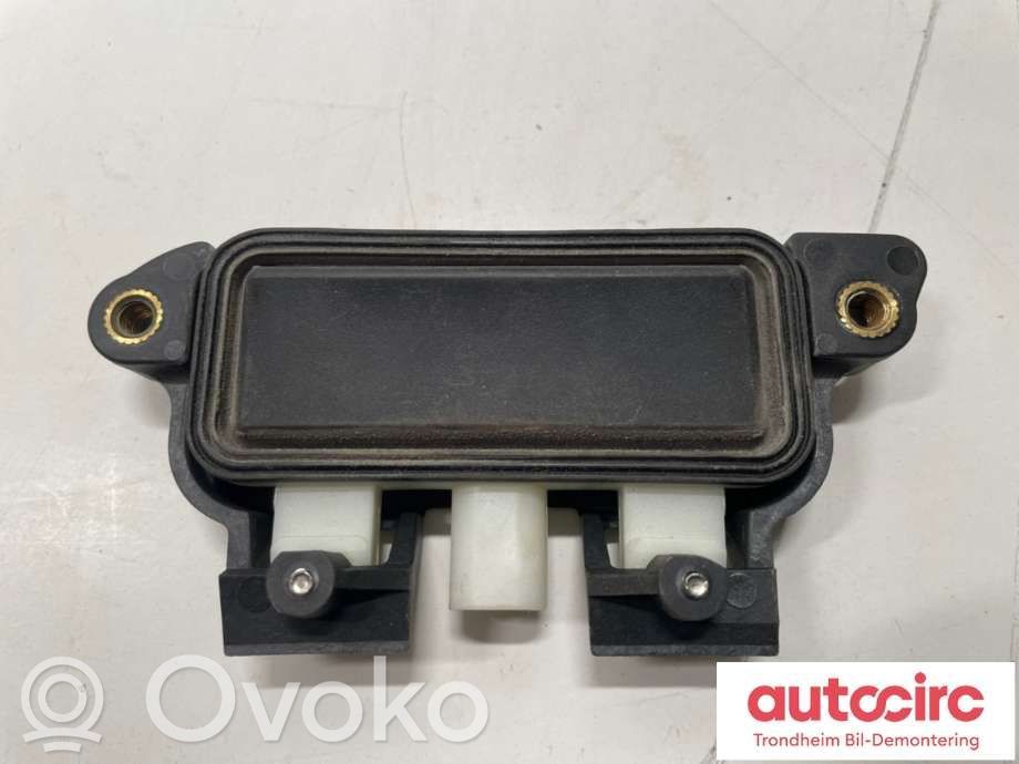 Tesla Model S Tailgate opening switch 