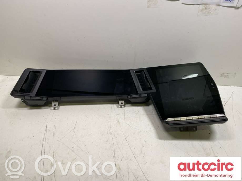 Renault Megane E-Tech Head unit multimedia control 