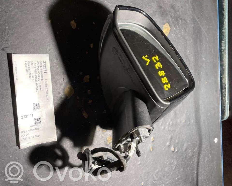 Volvo XC40 Elektryczne lusterko boczne drzwi przednich 