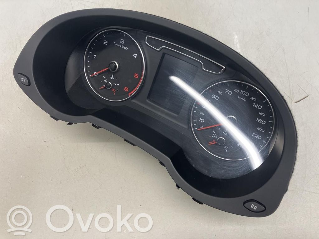 Audi Q3 8U Tachimetro (quadro strumenti) 