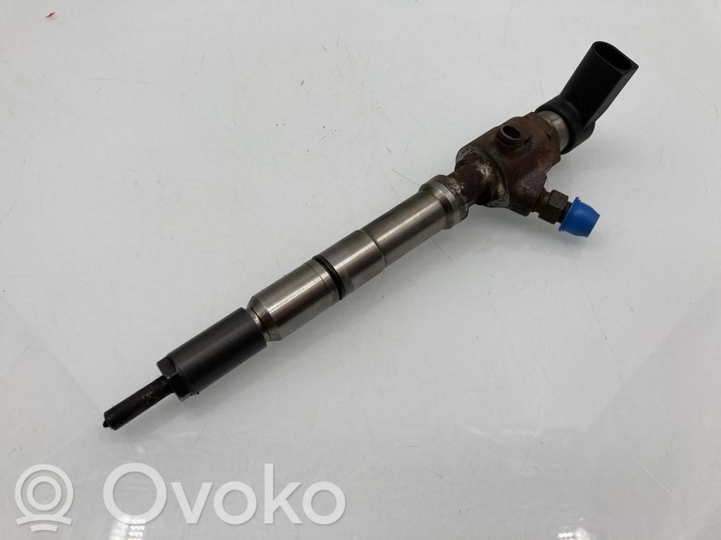 Volkswagen PASSAT B7 Inyector de combustible 
